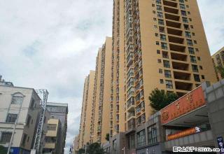 俊豪中央大街小户房业主急租，带部分家具家电，机会不要错过。 - 红河28生活网 honghe.28life.com